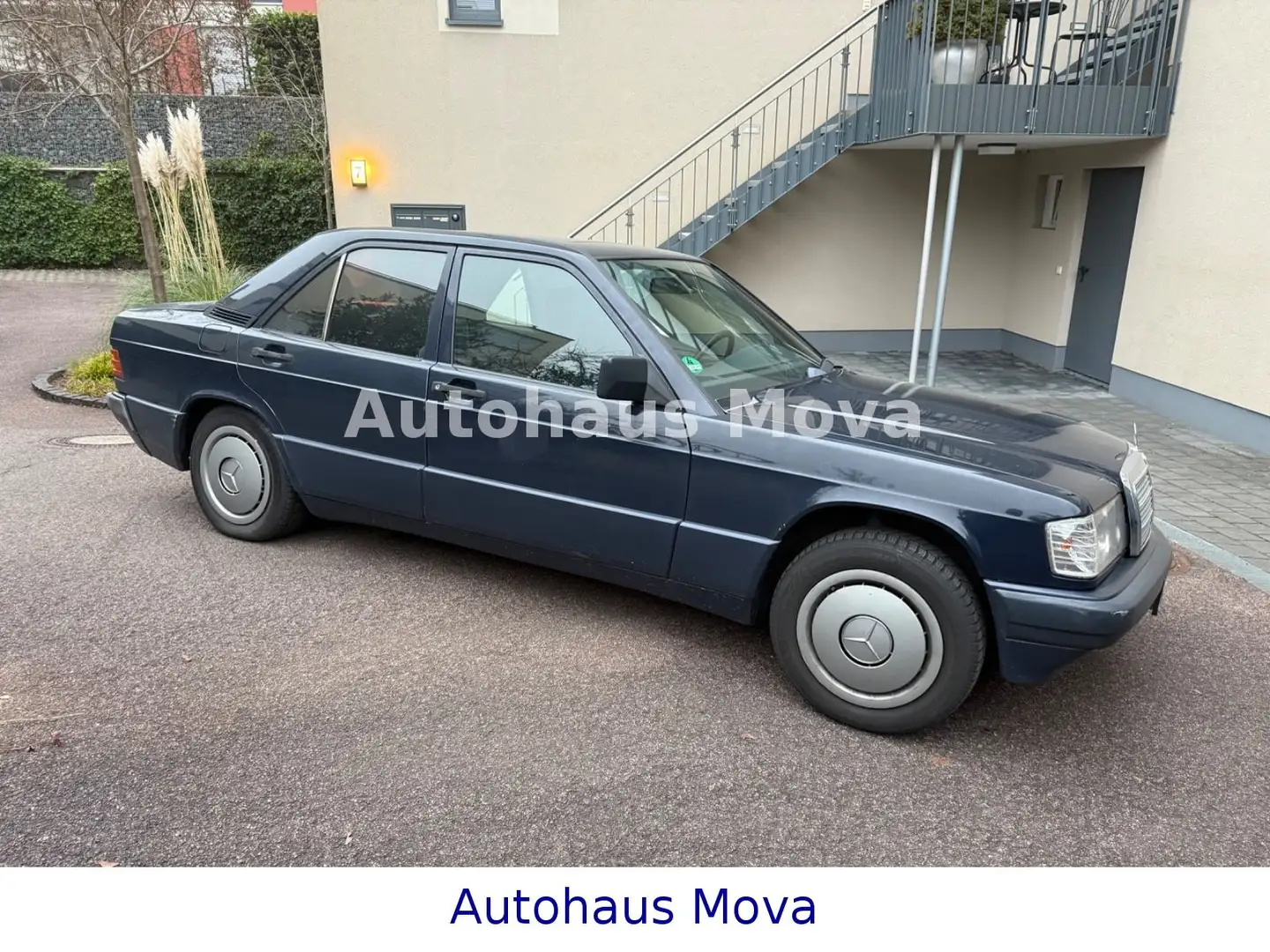 Mercedes-Benz 190 TÜV NEUE , Bleu - 1