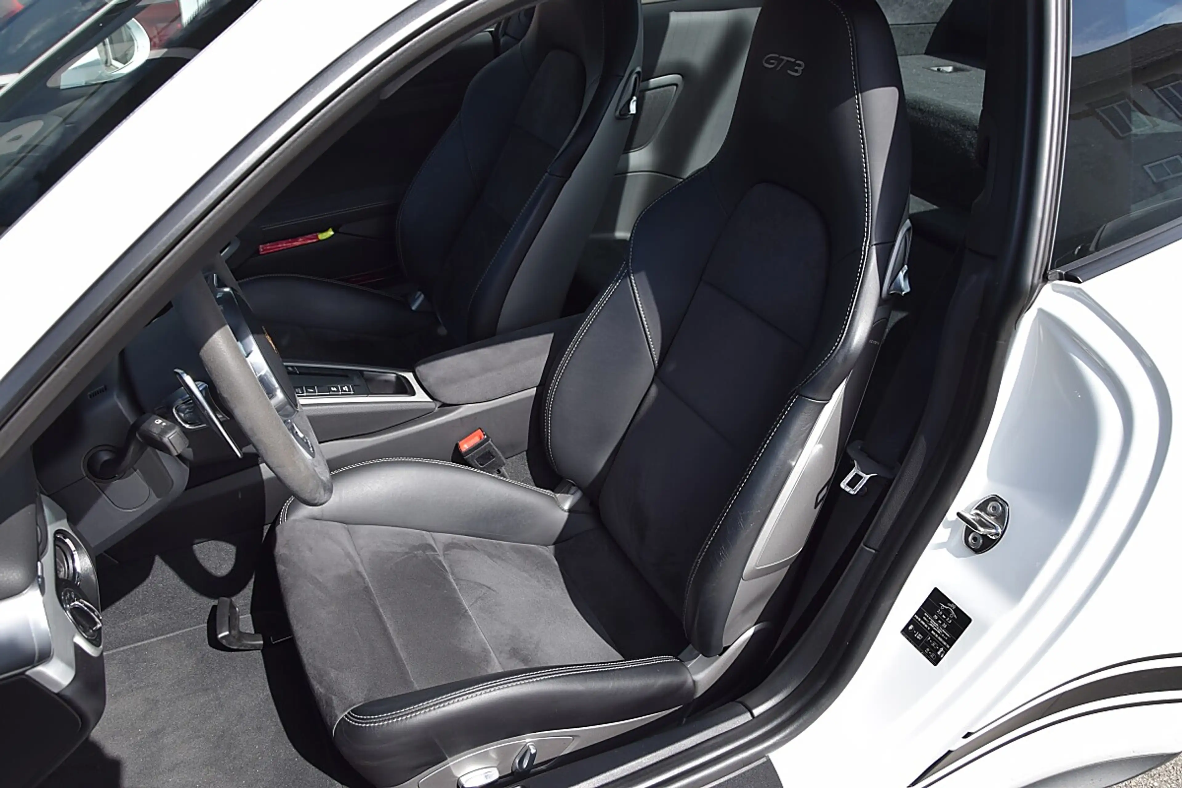 Porsche 911 GT3 Coupé DSG — photo 6