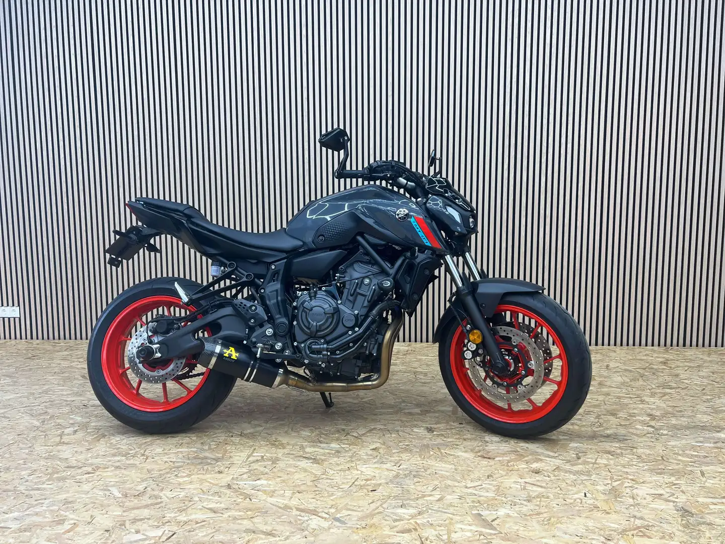 Yamaha MT-07 Gris - 1