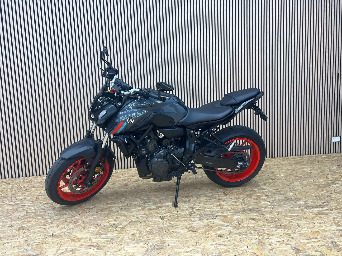Yamaha MT-07 Gris - 2