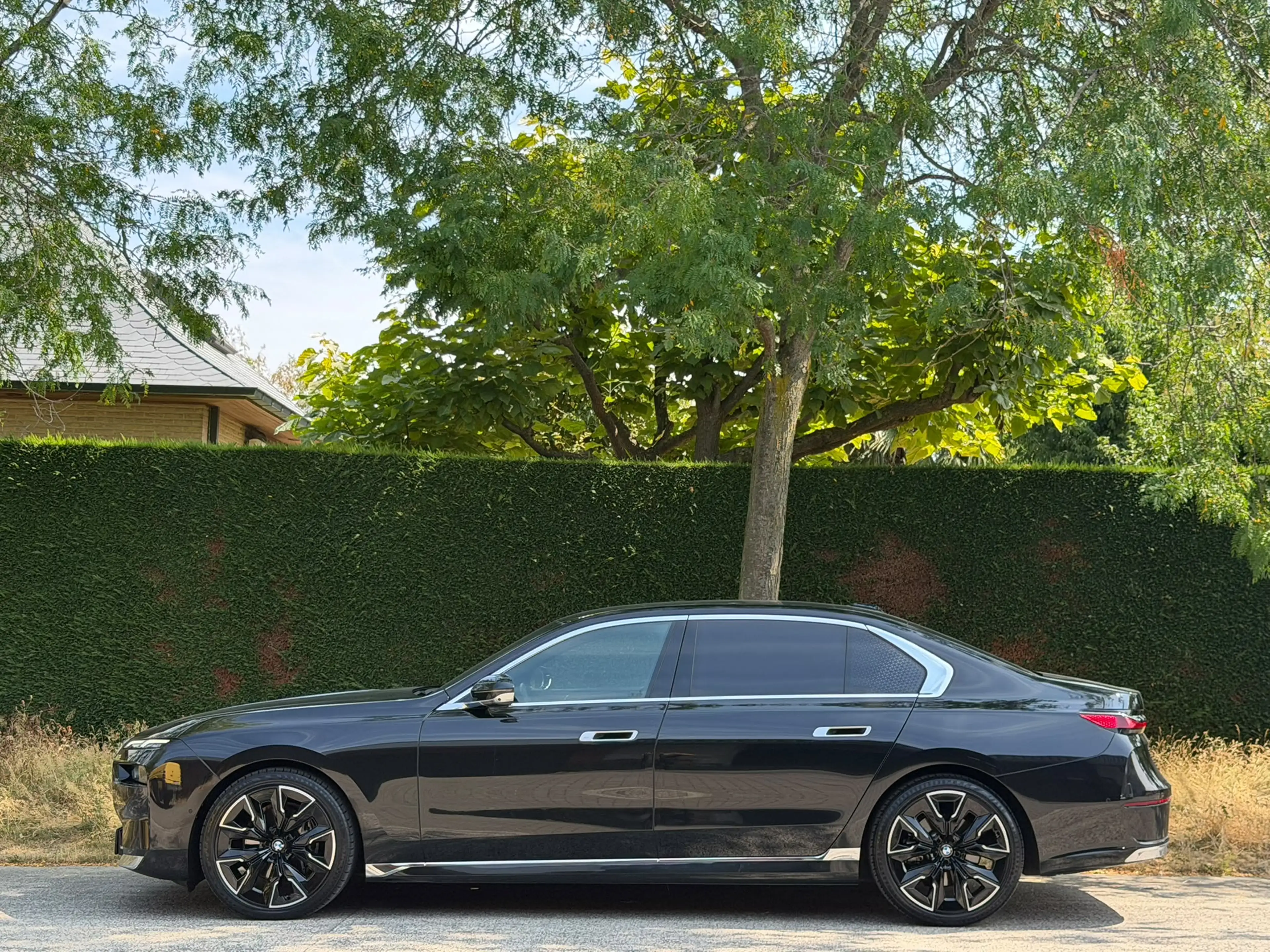 BMW 740 740 dXAS*HUD*B&W*PANO* — photo 6