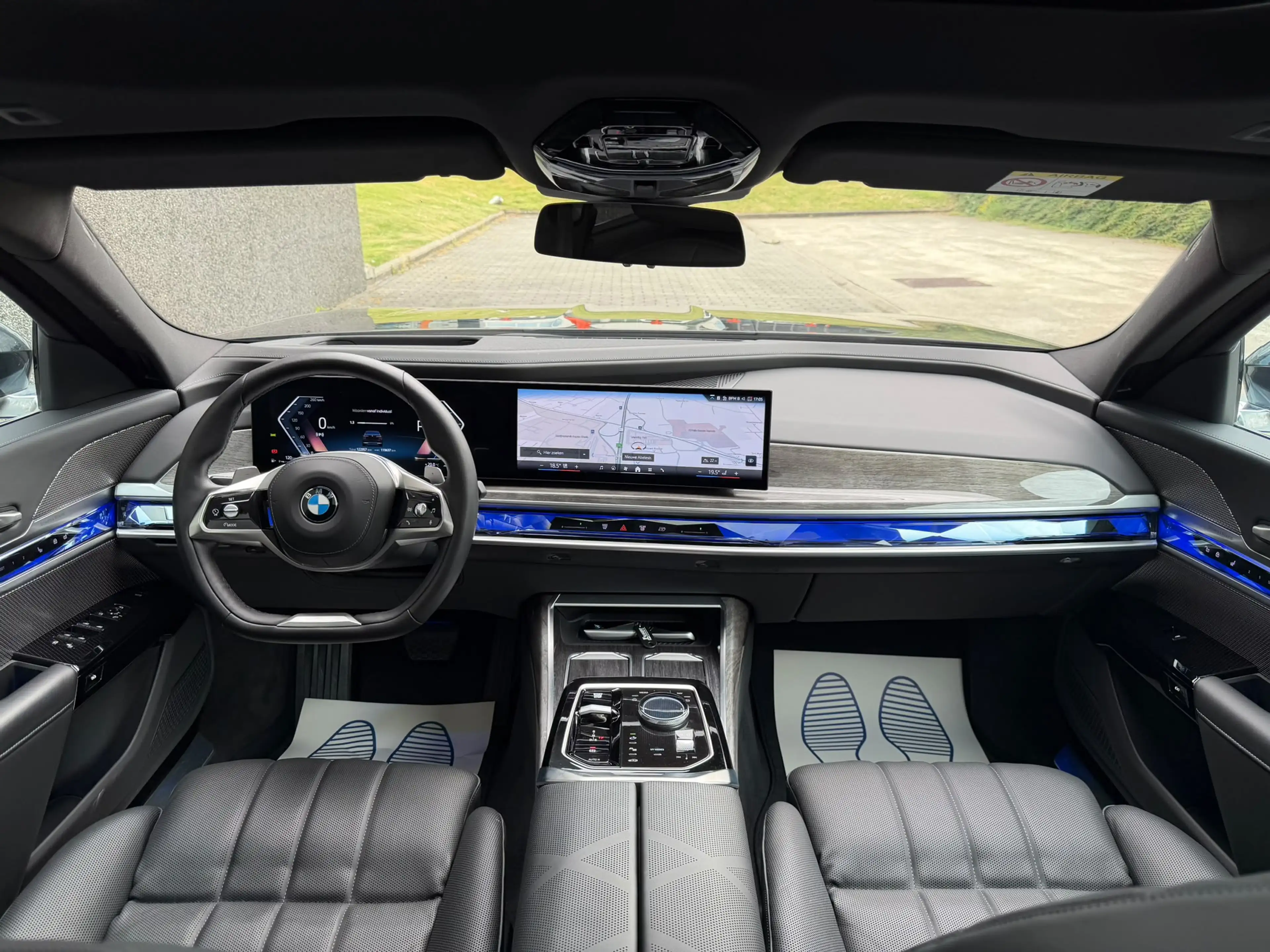 BMW 740 740 dXAS*HUD*B&W*PANO* — photo 9