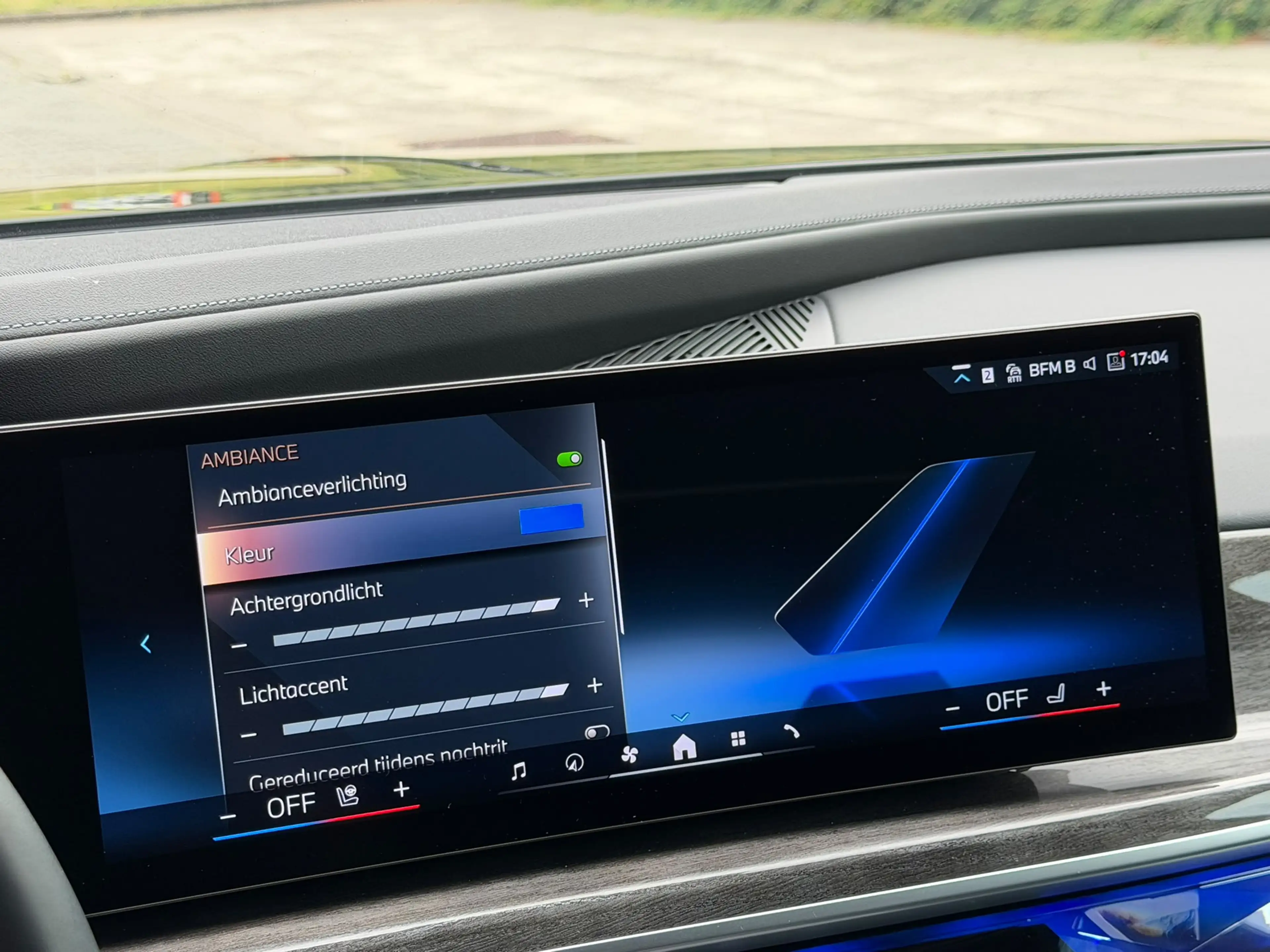 BMW 740 740 dXAS*HUD*B&W*PANO* — photo 14