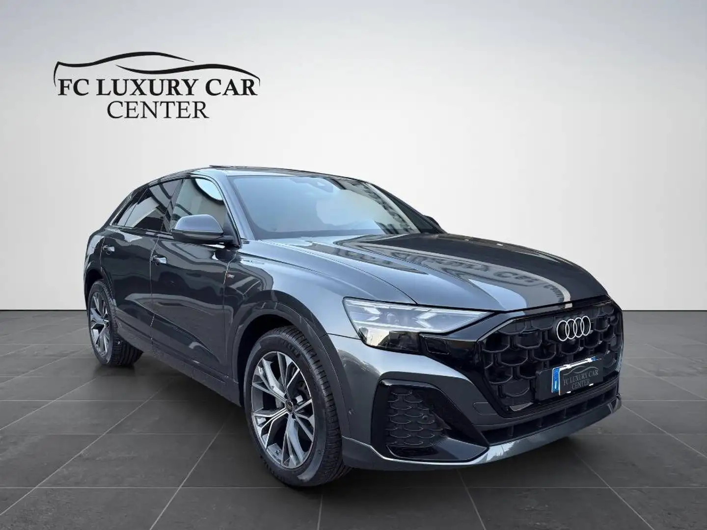 Audi Q8 3.0 tdi S line edition quattro 286cv LISTINO 132.000 Grigio - 1