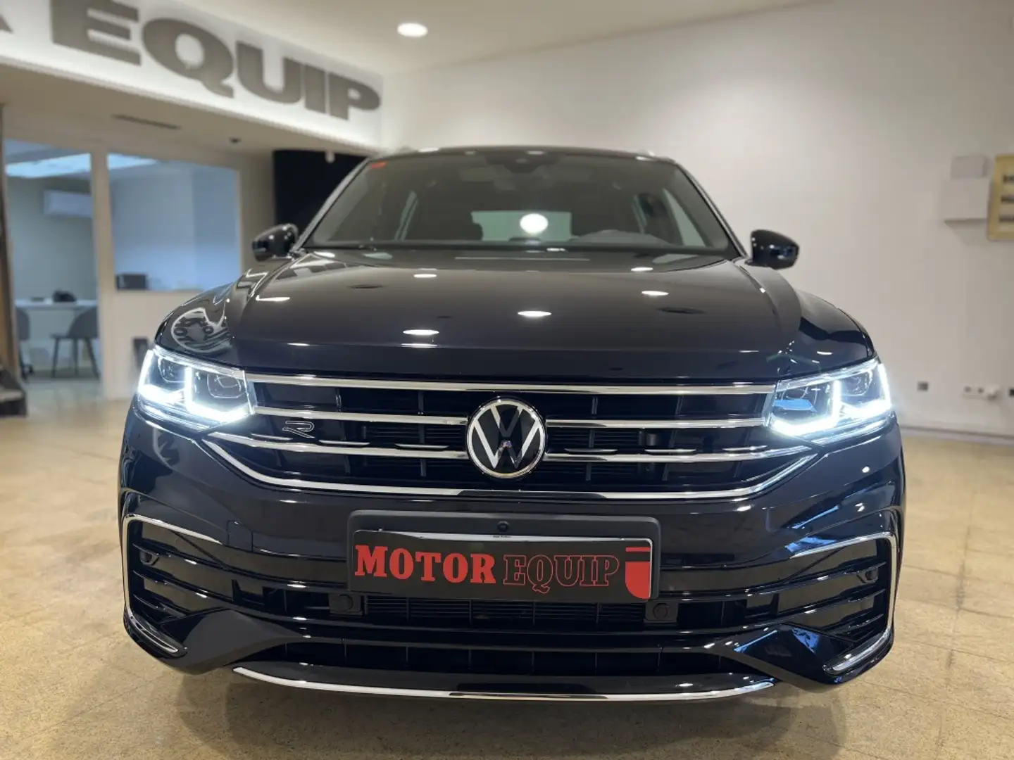 Volkswagen Tiguan 2.0TDI R-Line 4Motion DSG 147kW Negro - 2