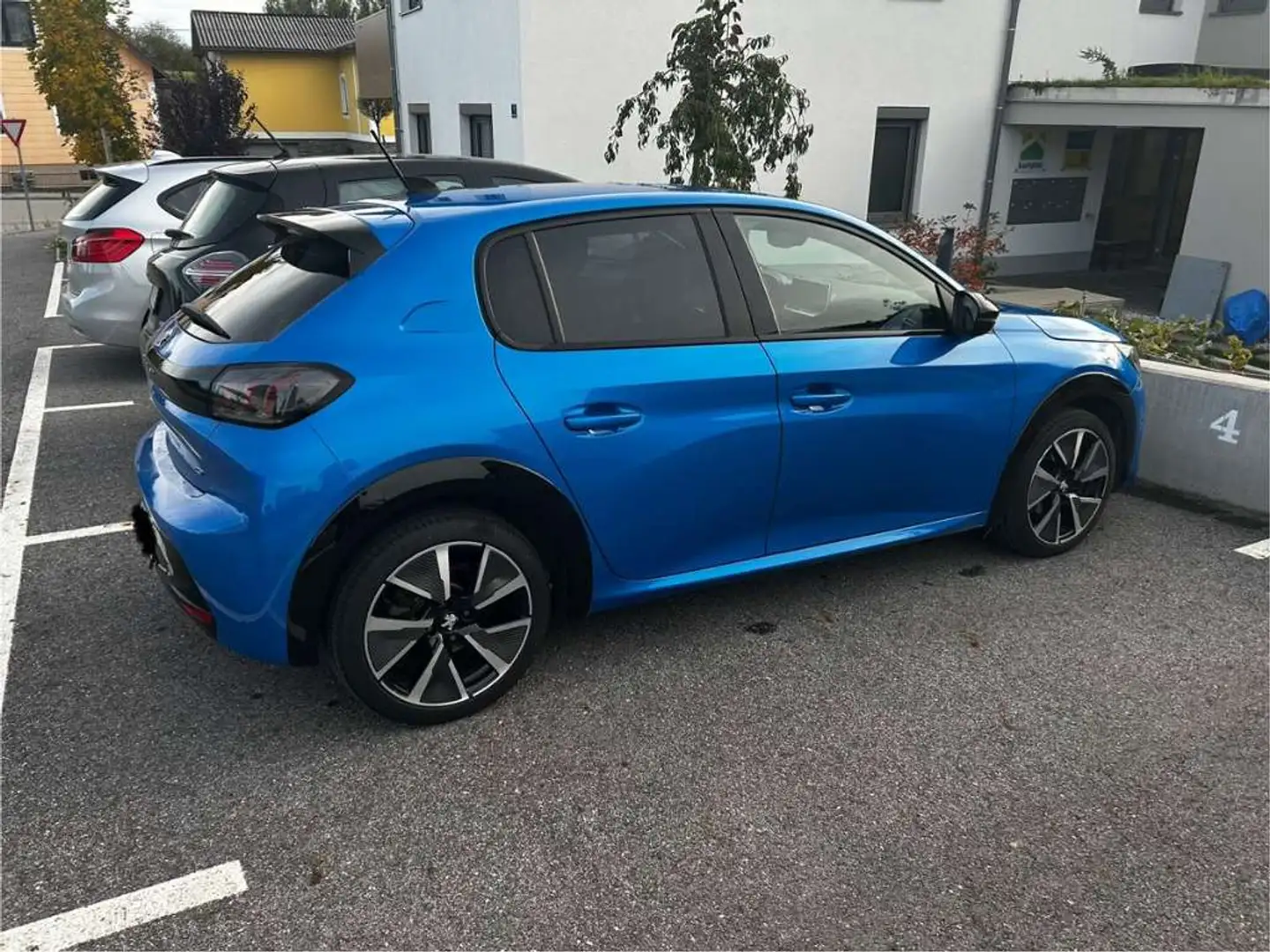 Peugeot e-208 e-208 136PS 50kWh E-Style E-Style Blau - 2