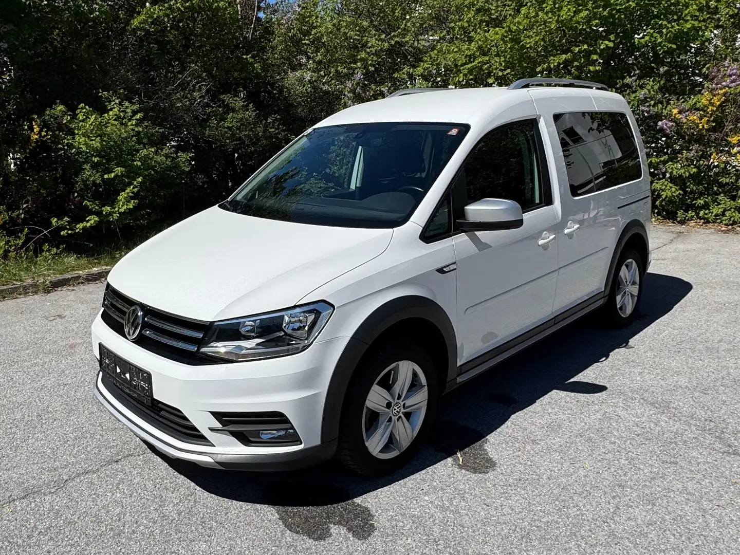 Volkswagen Caddy Caddy Alltrack 2,0 TDI Alltrack Weiß - 1