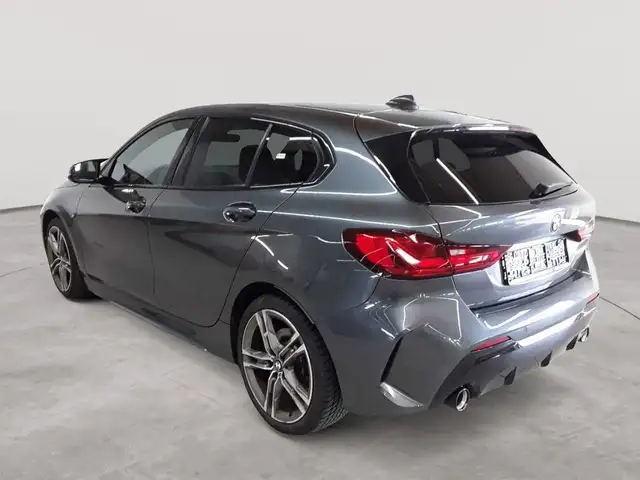 BMW 1 Series view 5