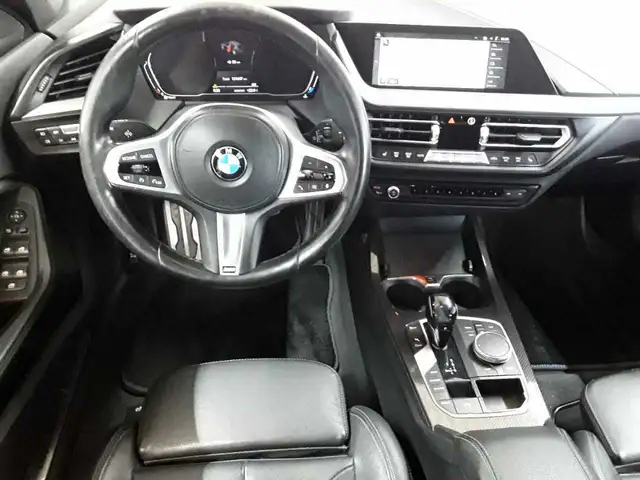 BMW 1 Series view 10