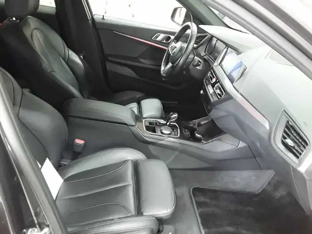 BMW 1 Series view 7