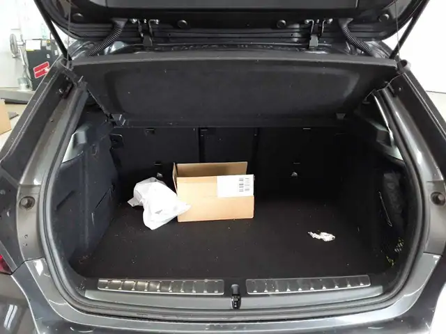 BMW 1 Series view 15