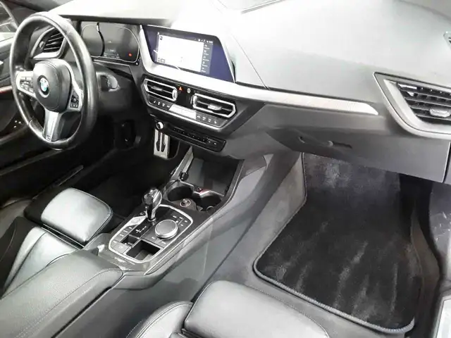 BMW 1 Series view 9
