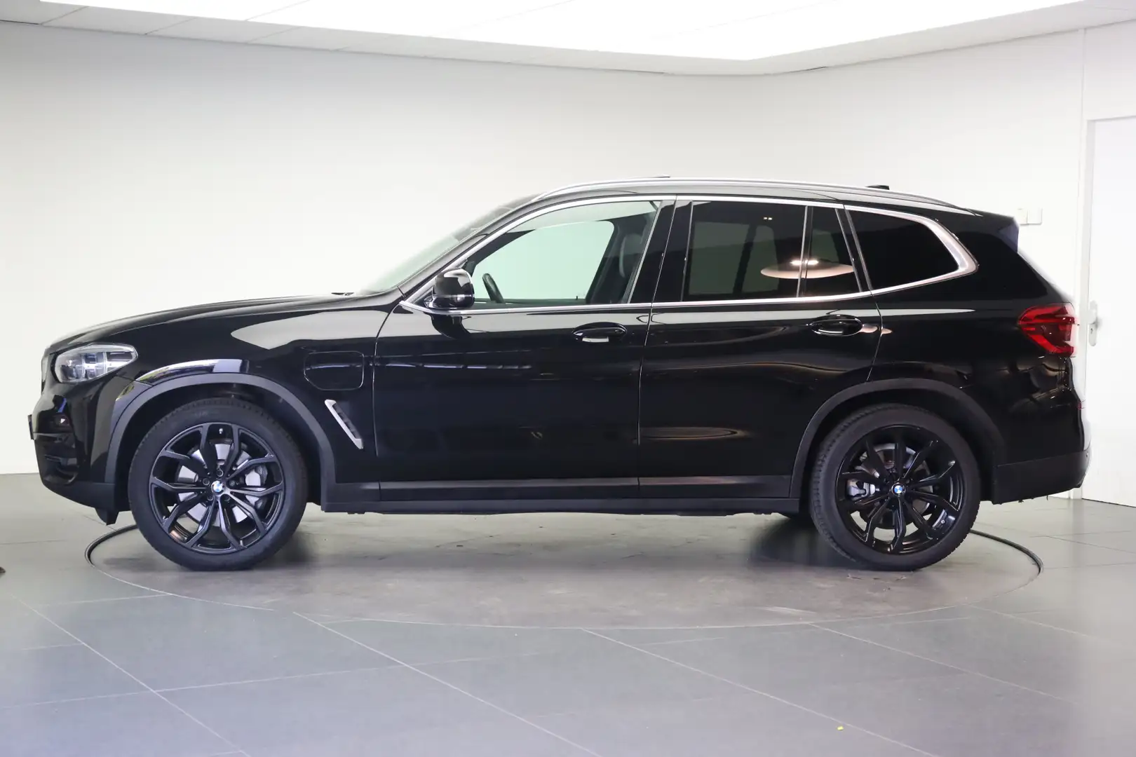 BMW X3 xDrive30e High Executive Automaat / Panoramadak / Zwart - 2