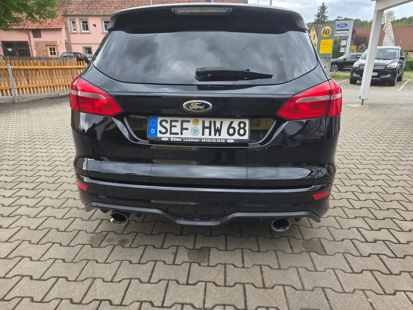 Ford Focus Turnier  ST-Line Tiefer + Härter + Sportlich Negro - 1