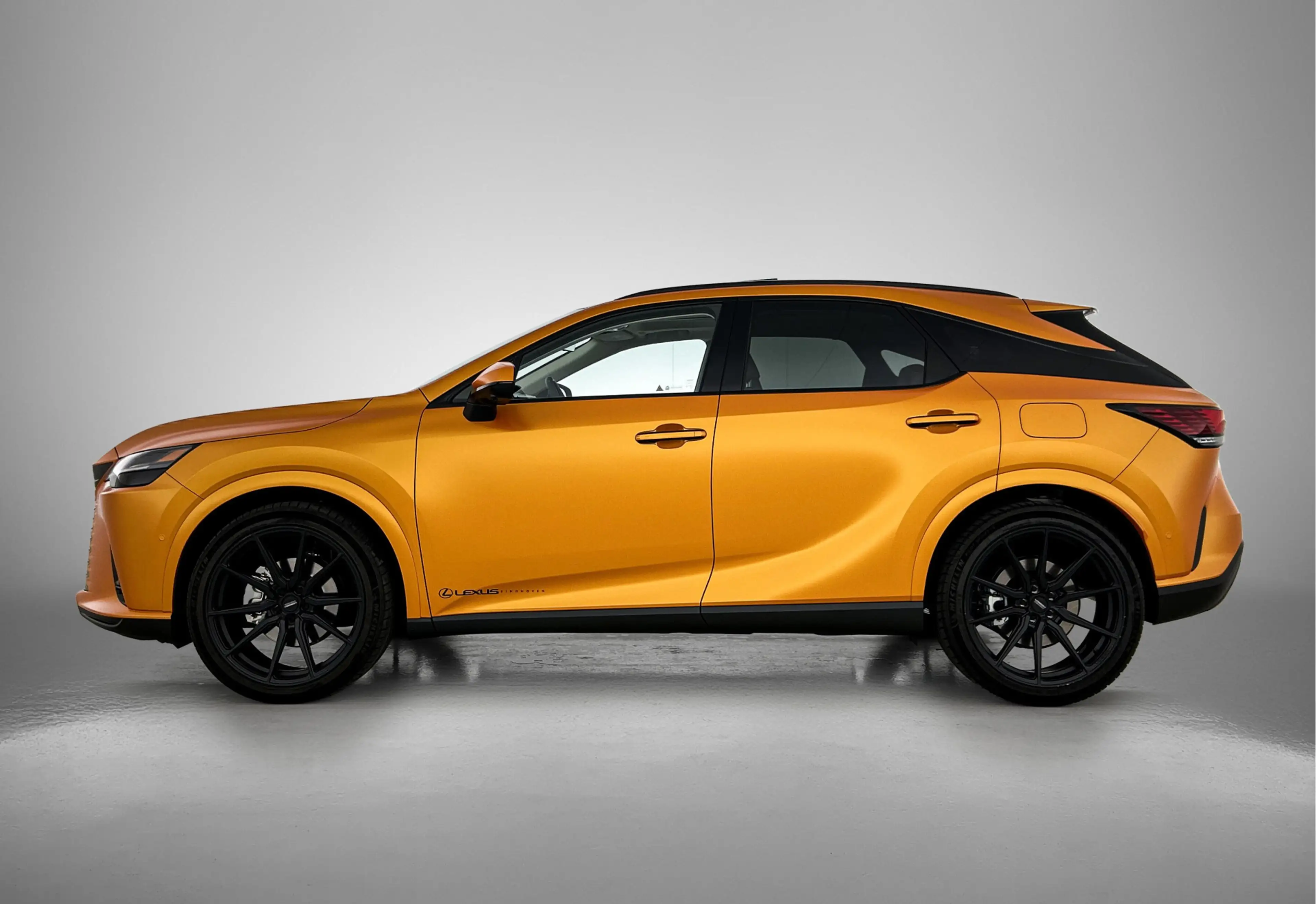 Lexus RX 450h 450h+ Plug-in Hybrid President Line | Orange wrapp — photo 3