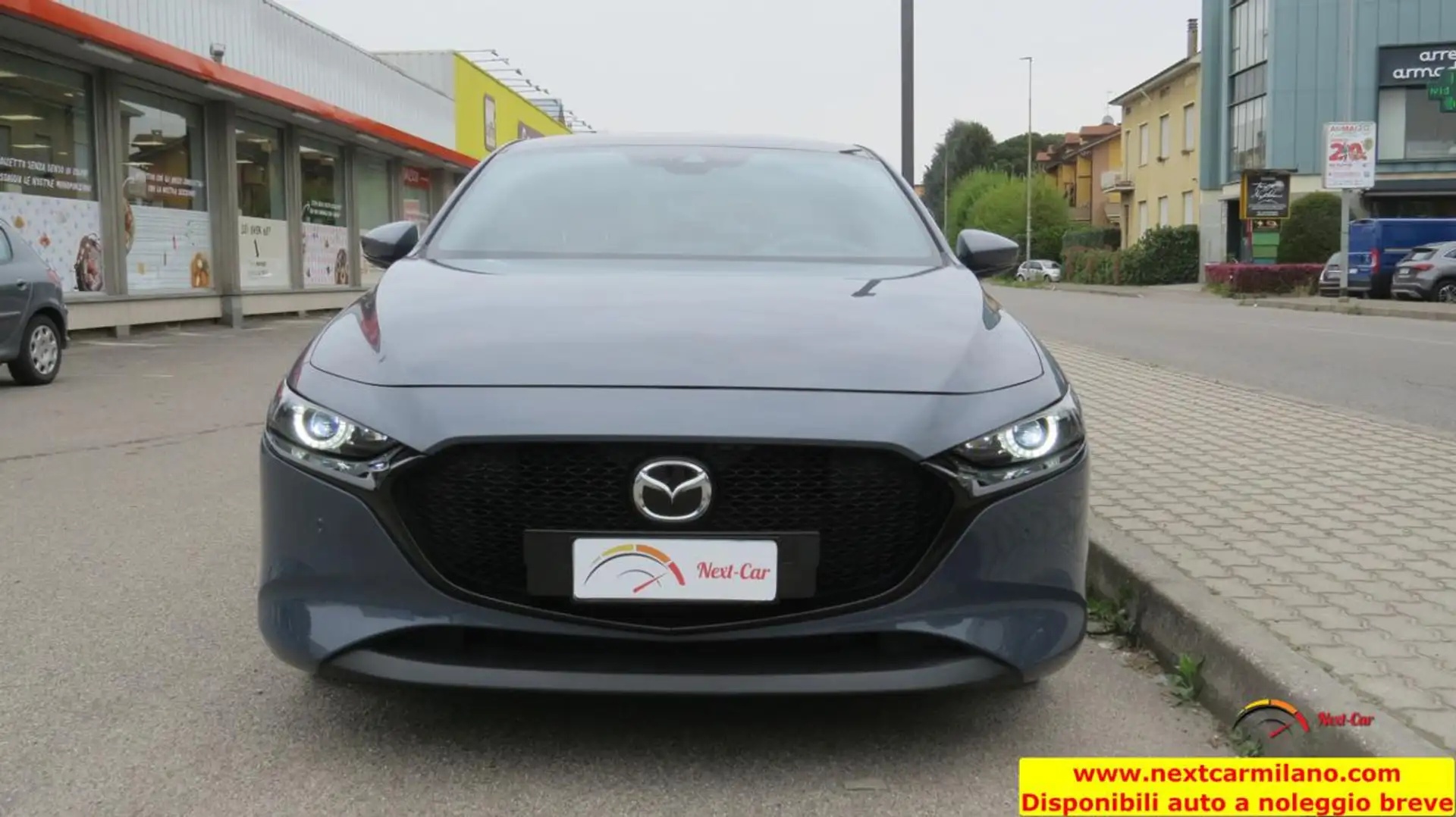 Mazda 3 2.0L Skyactiv-G M-Hybrid Executive Grau - 2