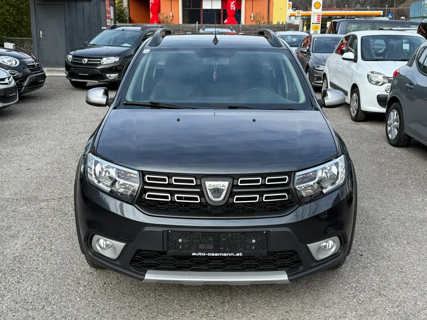 Dacia Logan Stepway Celebration.1.BESITZ TÜV NEU AHK NAVI Grau - 2