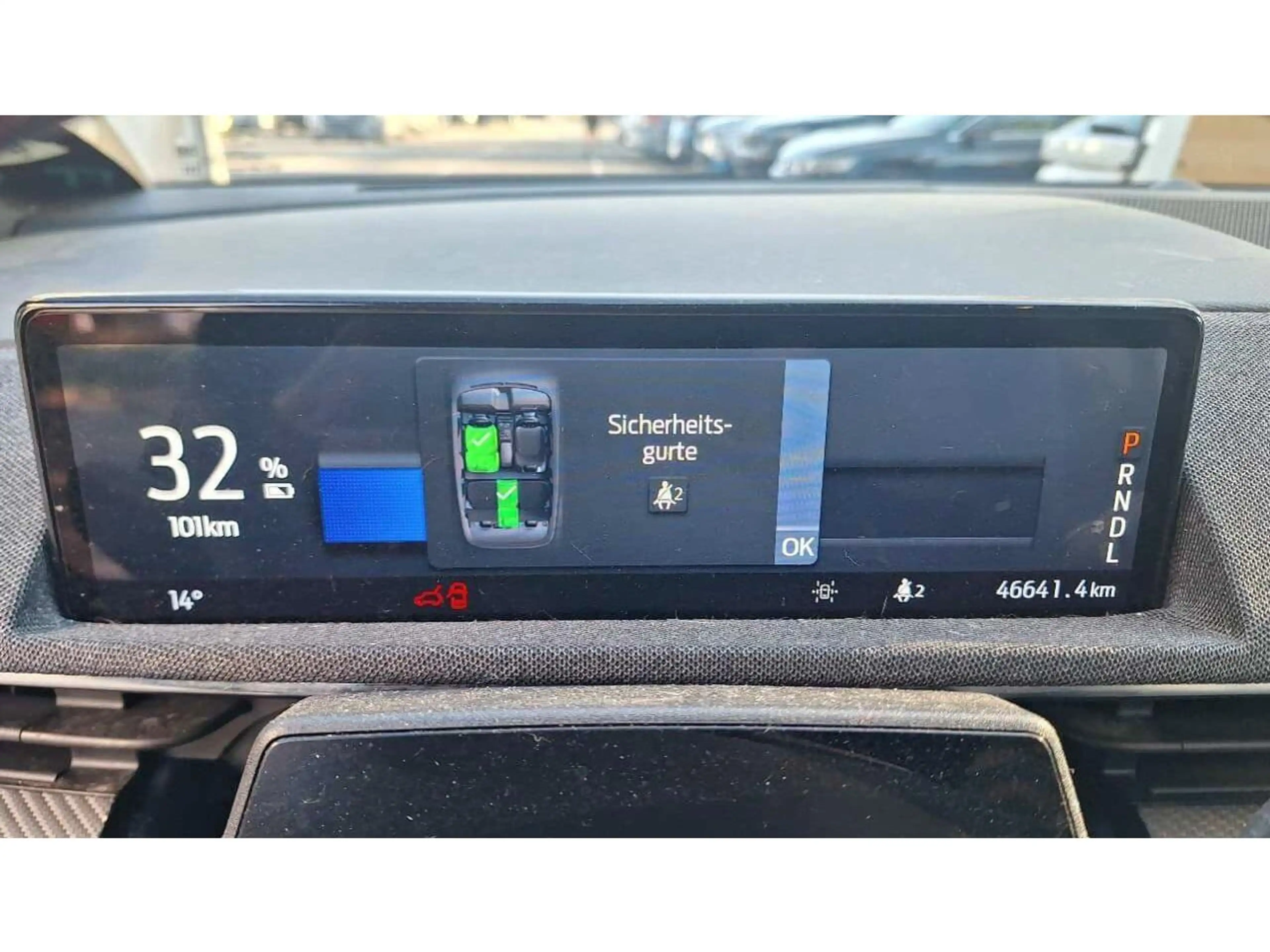 Ford Mustang Mach-E (Standard Range 75kWh) Premium — photo 10