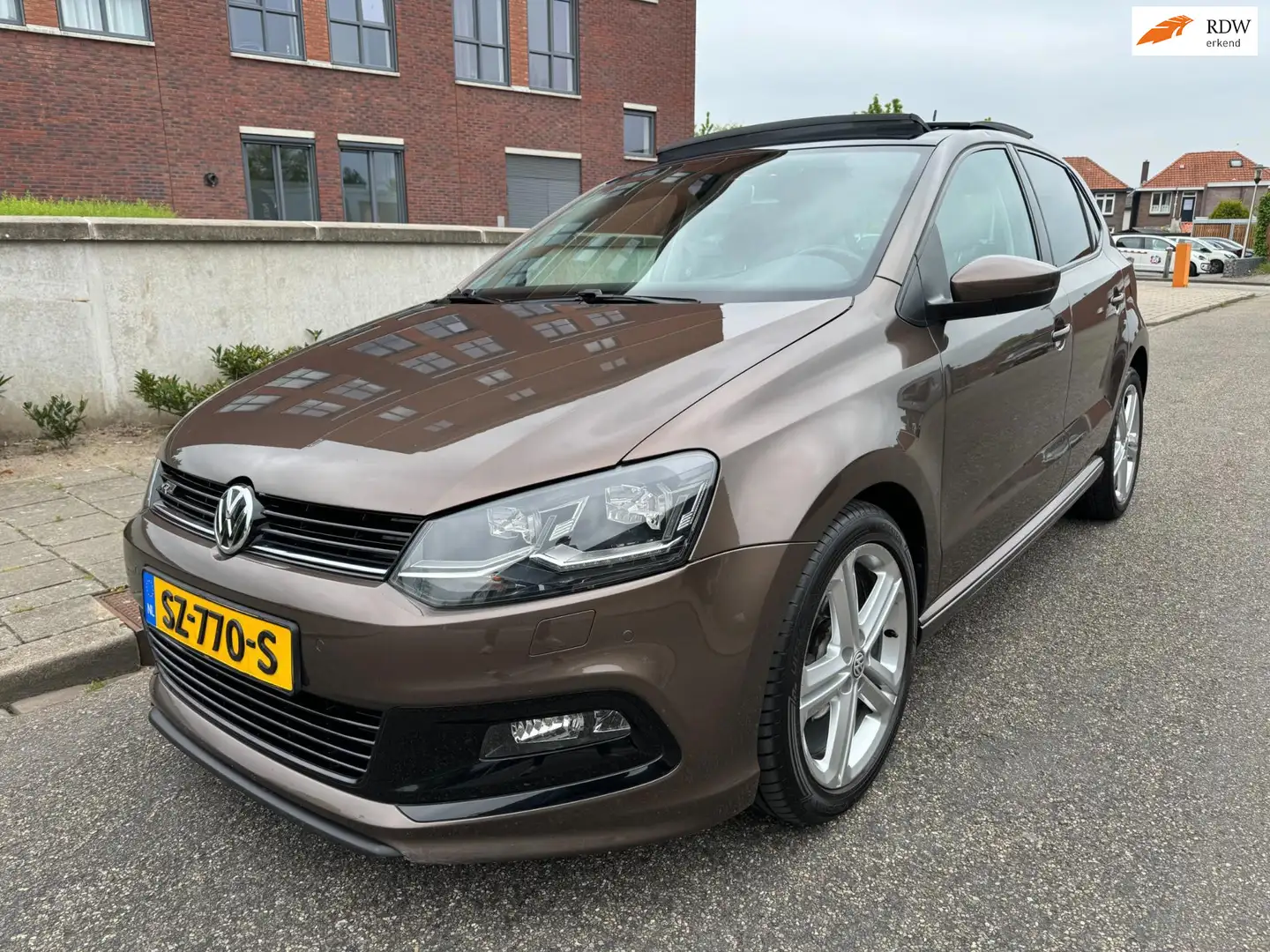 Volkswagen Polo 1.4 TDI Highline R-Line DSG /Climate/PANO/Cruise/C Brun - 1