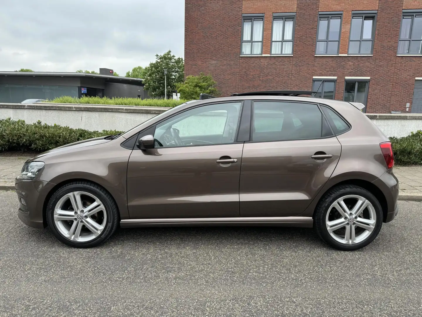 Volkswagen Polo 1.4 TDI Highline R-Line DSG /Climate/PANO/Cruise/C Brun - 2