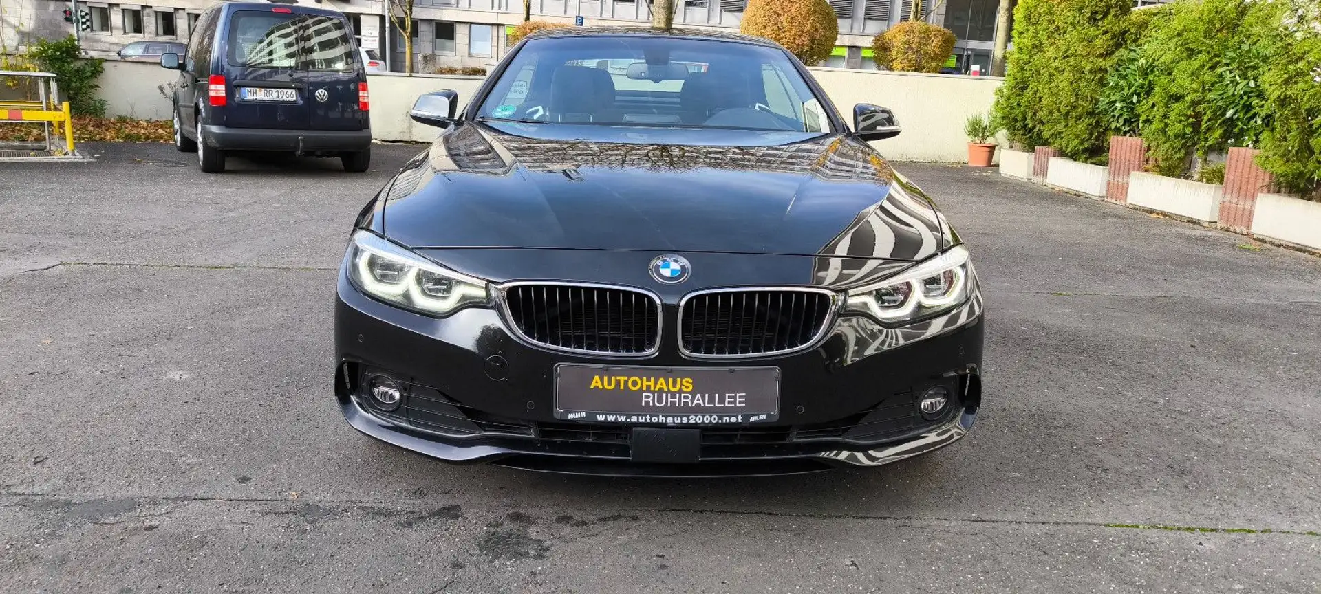 BMW 420 i Cabrio Advantage, Navi, Aut., DAB+... Schwarz - 2