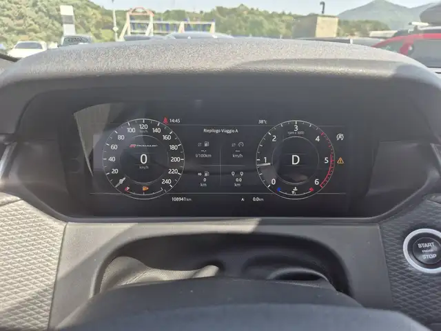 Land Rover Range Rover Velar view 14