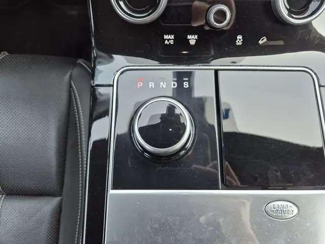 Land Rover Range Rover Velar view 10