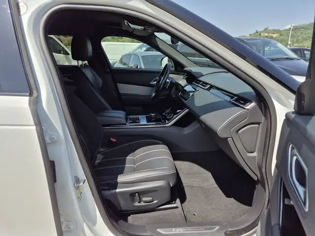 Land Rover Range Rover Velar view 9