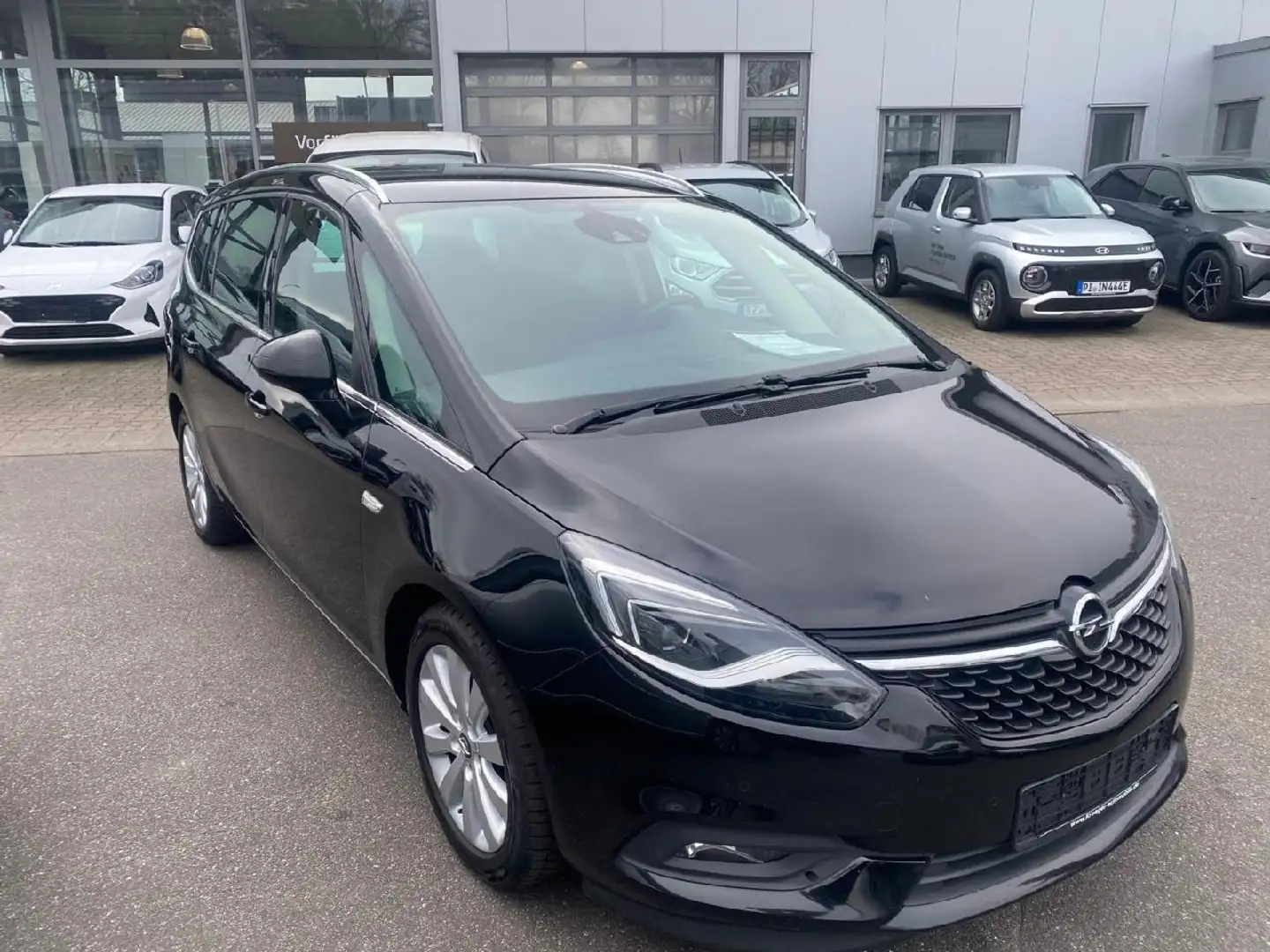 Opel Zafira Tourer Business Innovation Schwarz - 2