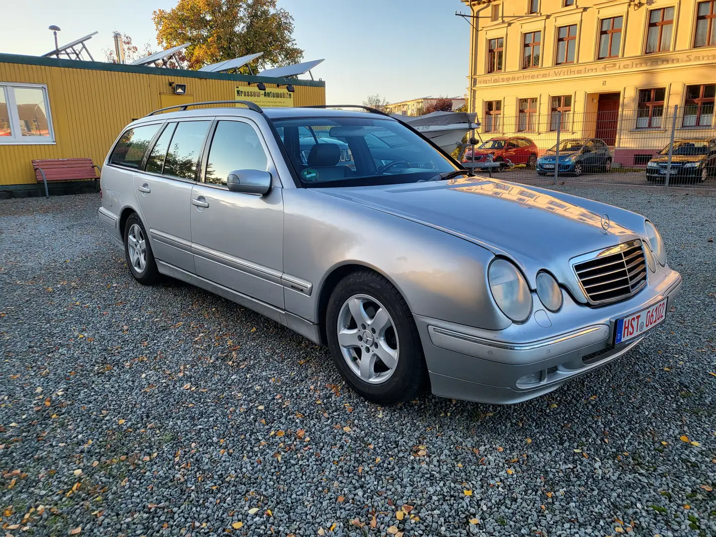 Mercedes-Benz E 200 T Kompressor Avantgarde Silber - 1