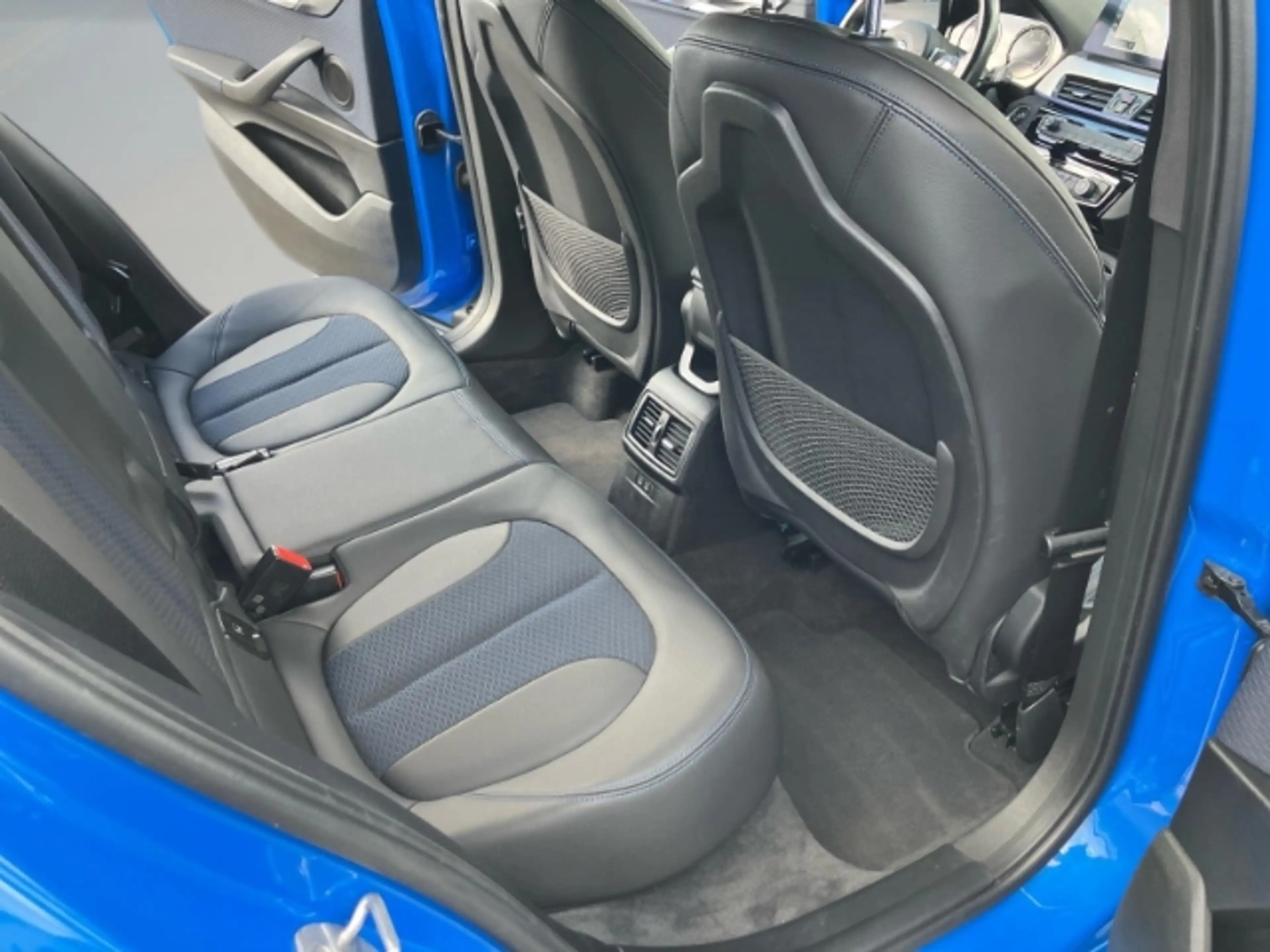BMW X2 18 d M Sport sDrive M-Sport Sportpaket HUD Navi LE — photo 14