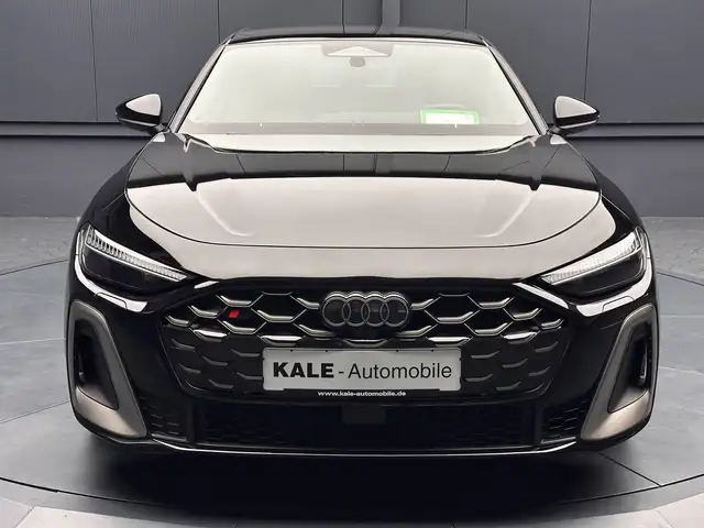 Audi S5 view 8
