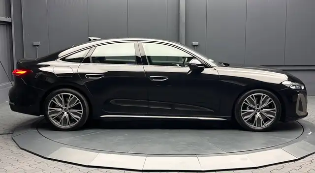 Audi S5 view 6