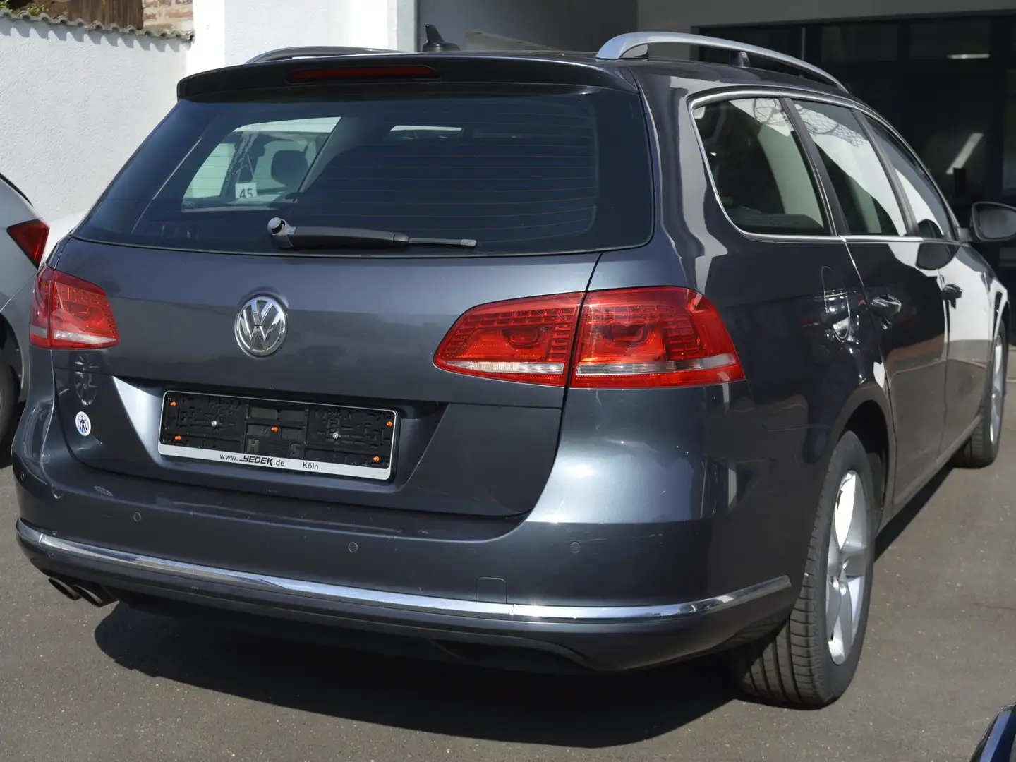 Volkswagen Passat Variant 2.0 TDI Comfort*ACC*DCC*Business*As-P*Bi-XEN*130KW Grau - 2