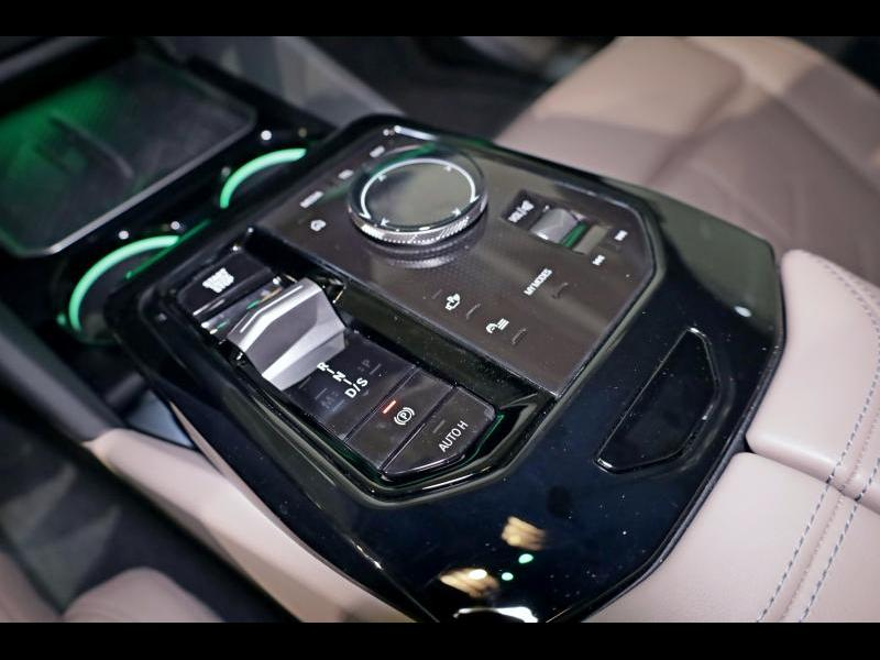 BMW 550 e xDrive Berline Kit M Sport BMW Individual Tansan — photo 13