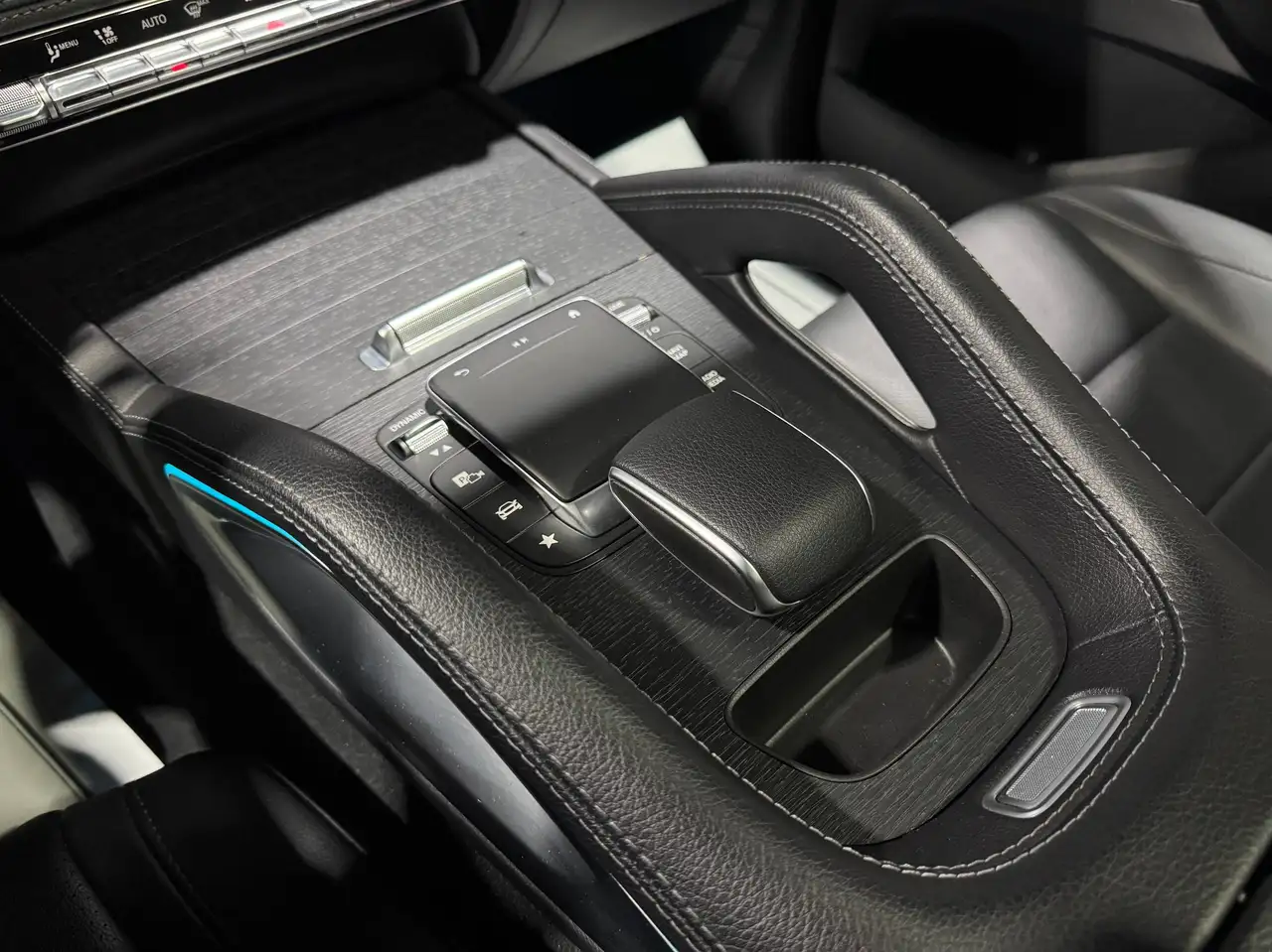 Mercedes-Benz GLE снимка Mercedes-Benz GLE