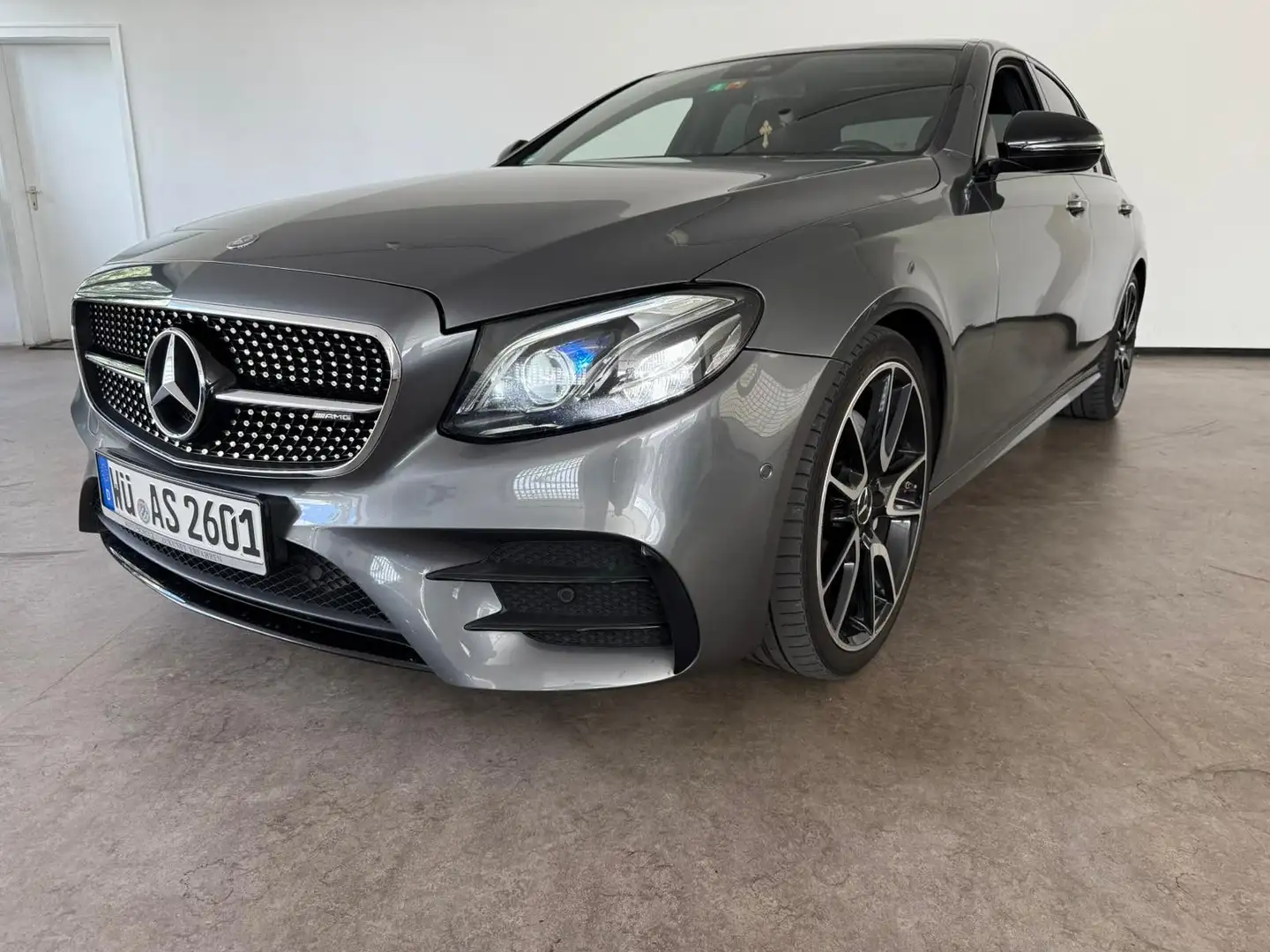Mercedes-Benz E 43 AMG E -Klasse Lim. 4Matic,BURMESTER,LED, Grau - 1