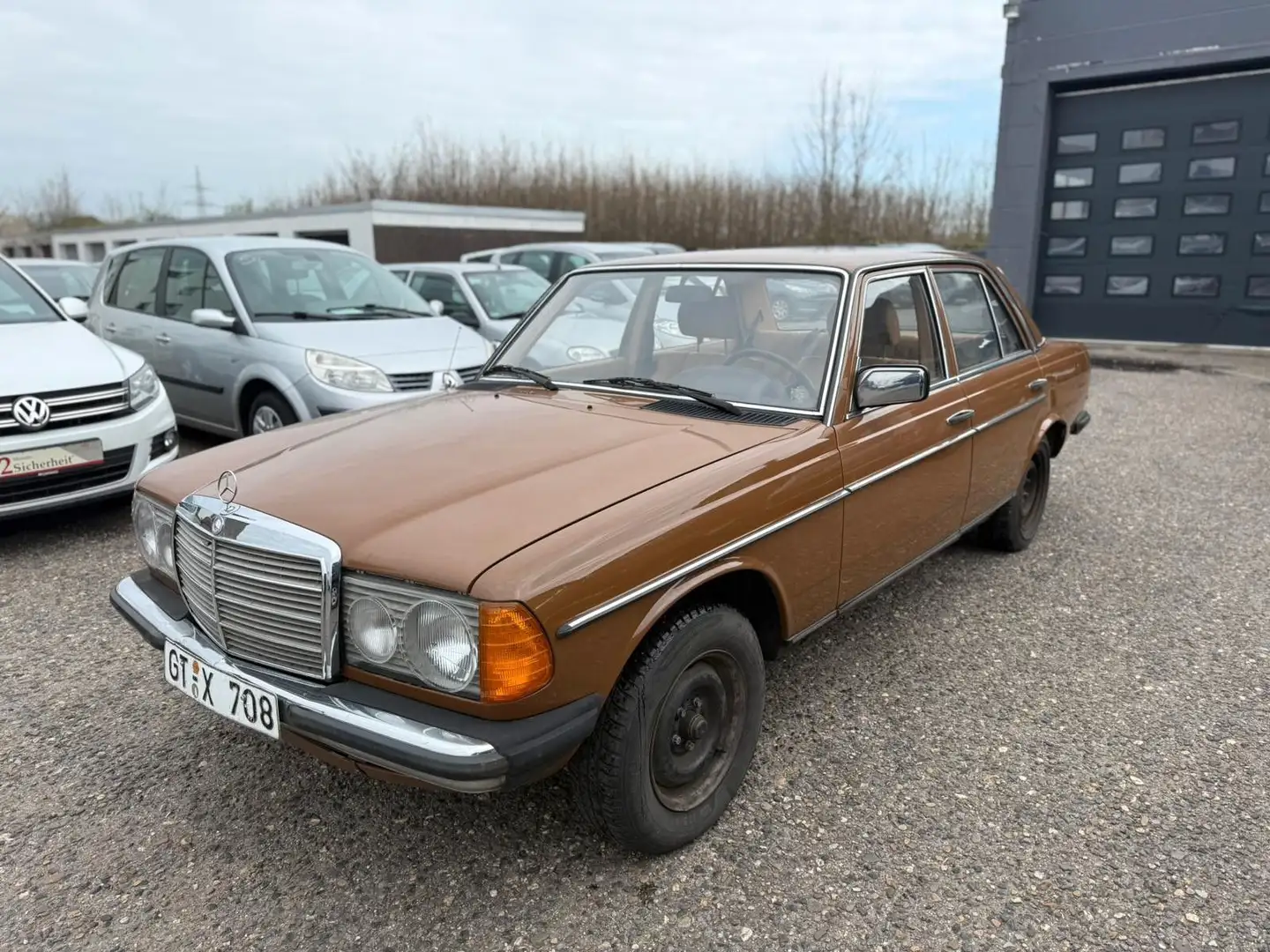 Mercedes-Benz 240 W123 240 D | ROSTFREI | Läuft einwandfrei | Marrón - 1