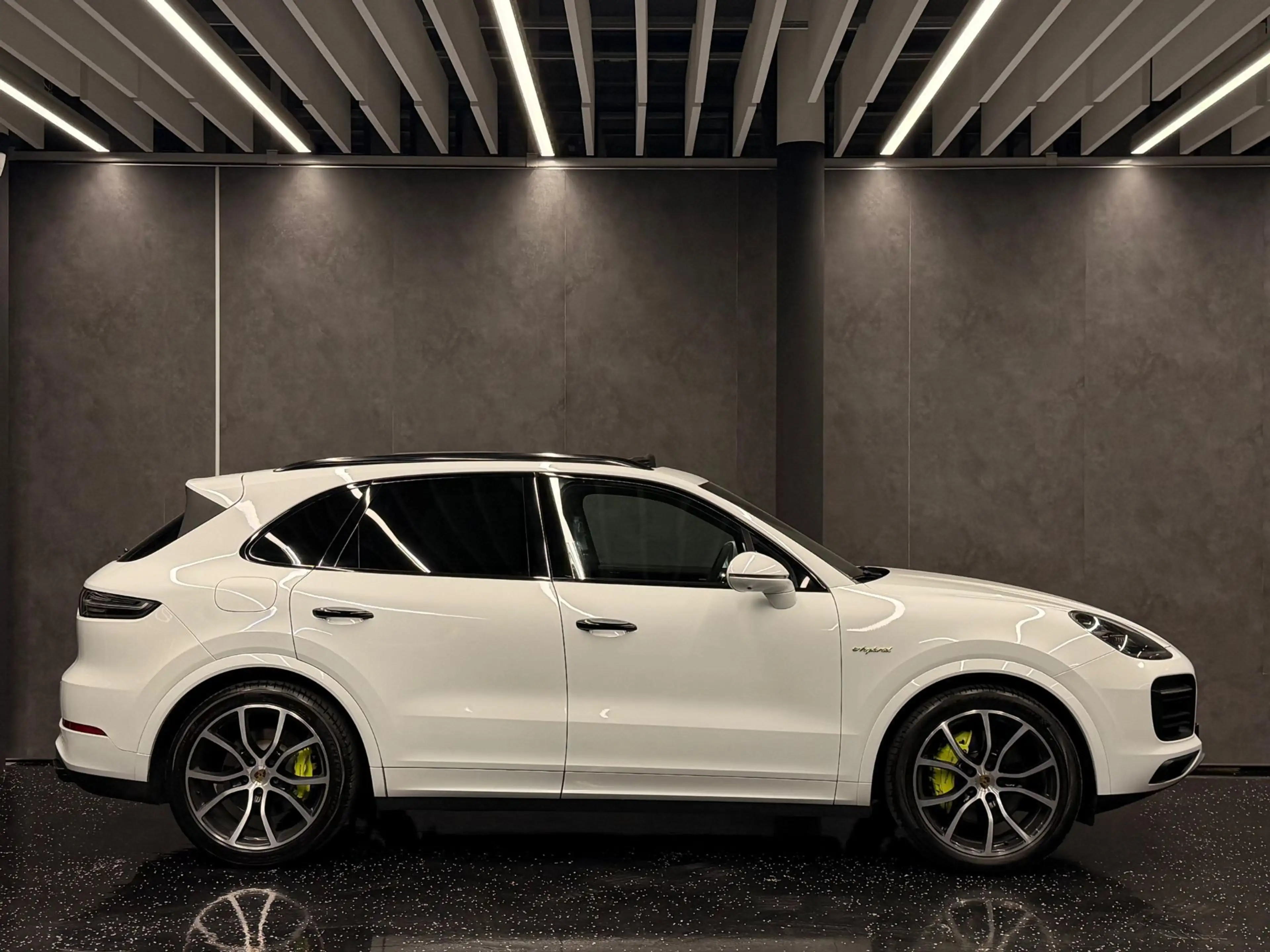 Porsche Cayenne E-Hybrid**Sport-Chrono**Matrix**PANO**BOSE**Soft- — photo 5