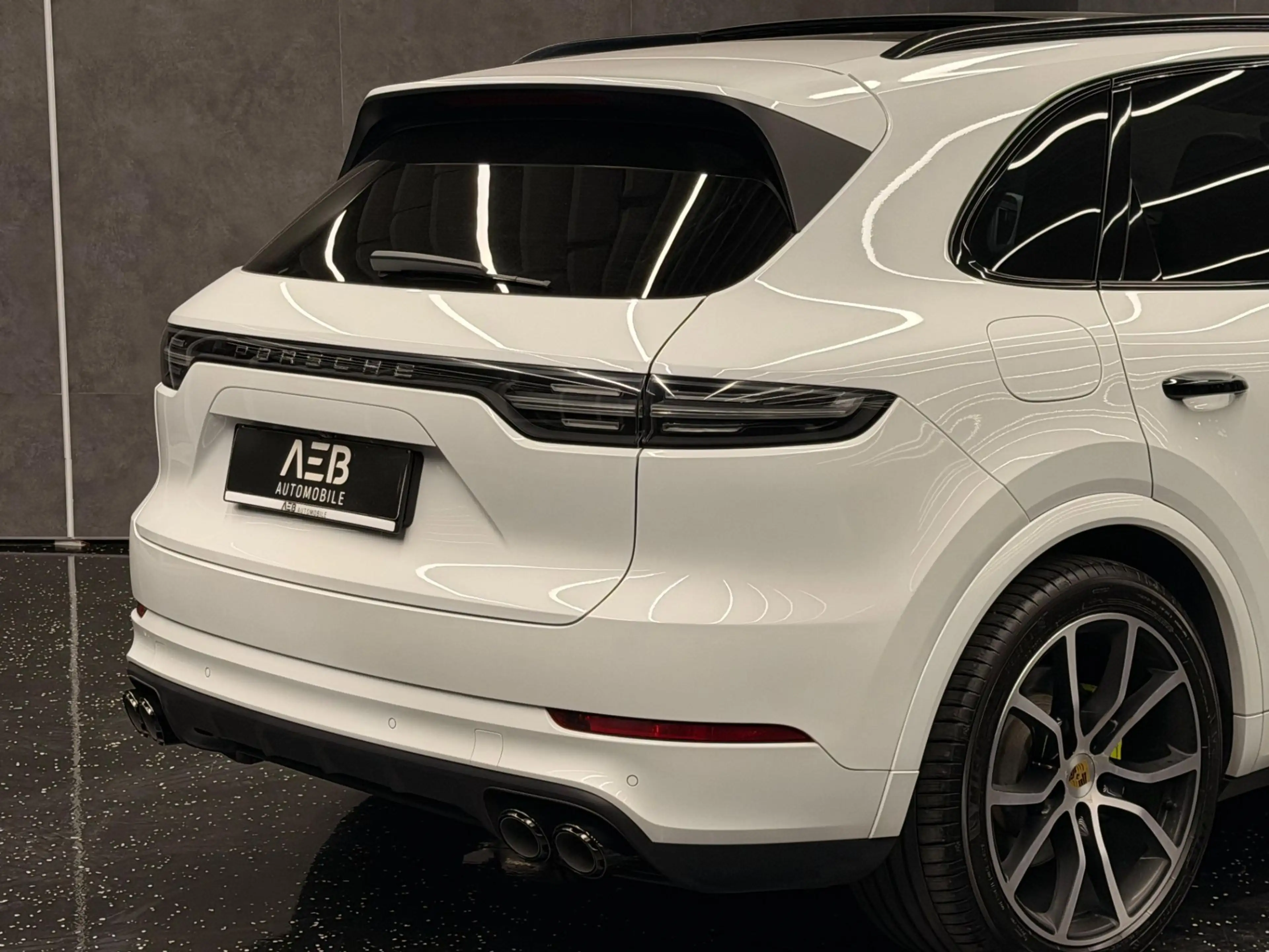 Porsche Cayenne E-Hybrid**Sport-Chrono**Matrix**PANO**BOSE**Soft- — photo 11