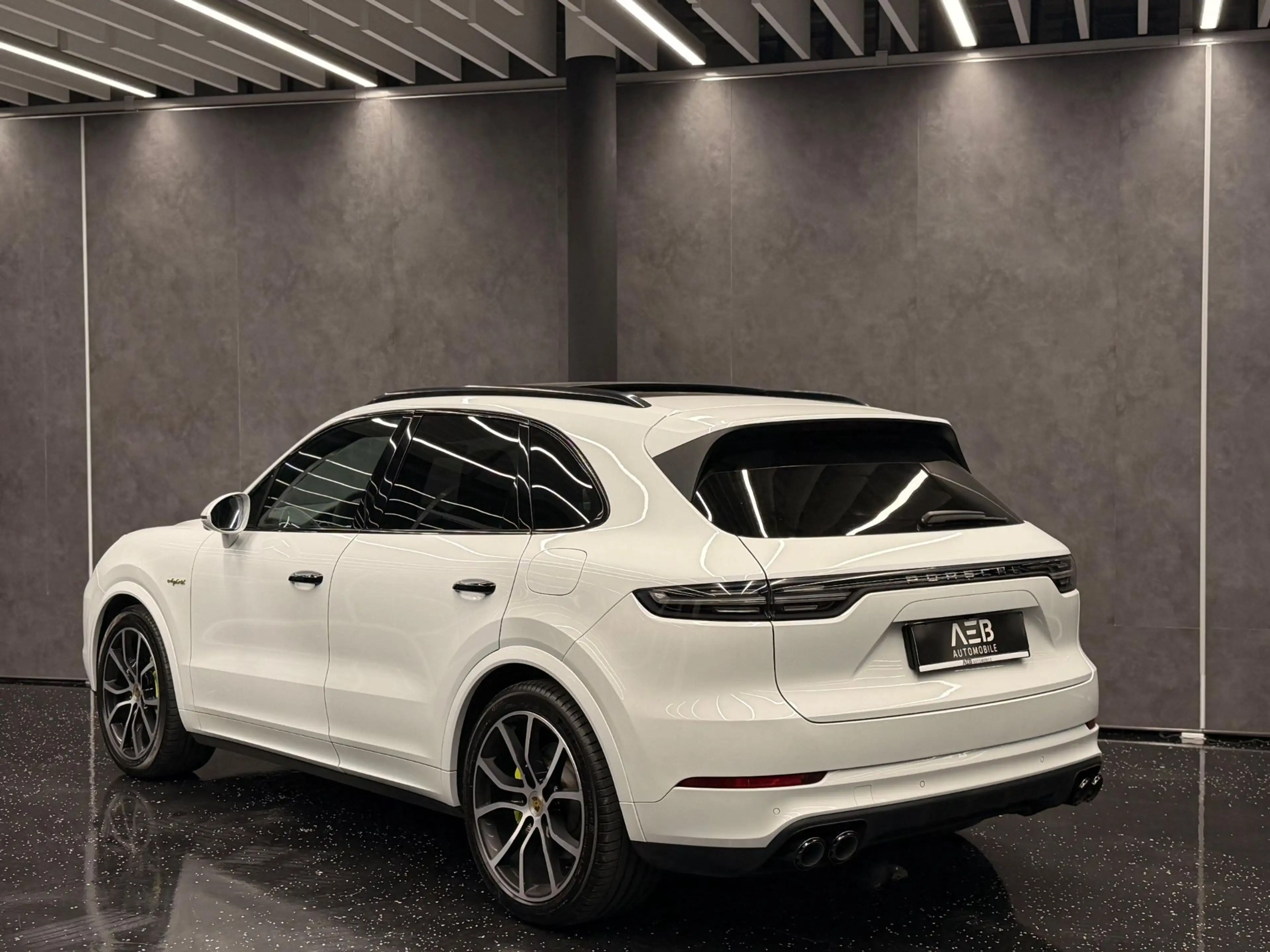 Porsche Cayenne E-Hybrid**Sport-Chrono**Matrix**PANO**BOSE**Soft- — photo 8