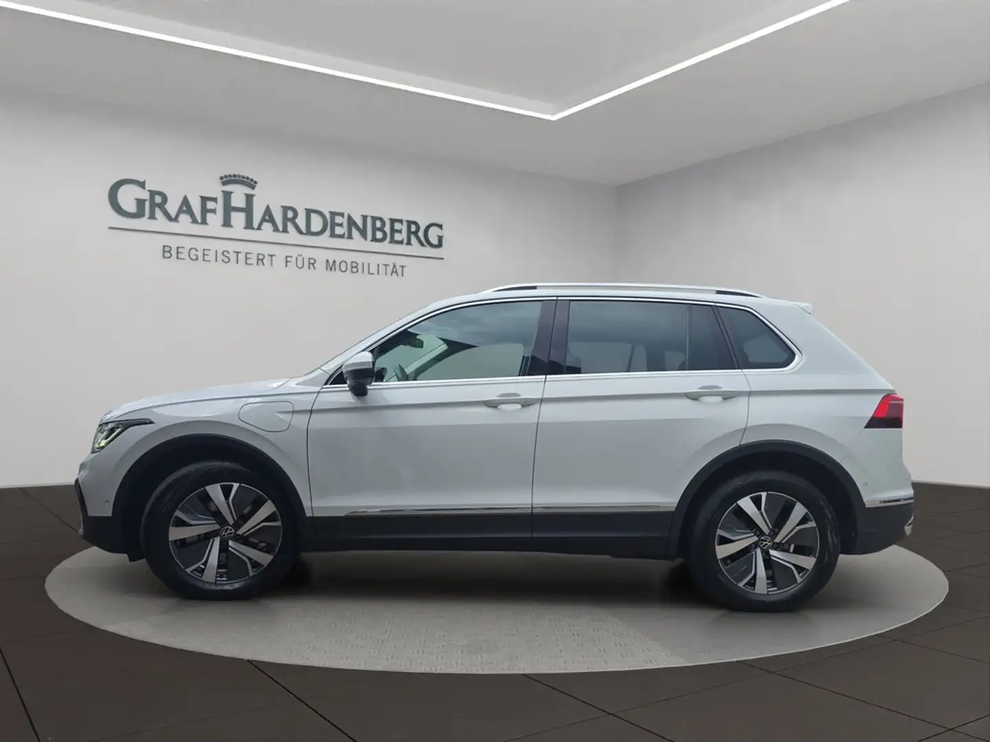 Volkswagen Tiguan Elegance eHybrid DSG NaviPro AHK AreaView Weiß - 2