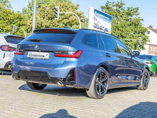 BMW 3 Series view 2