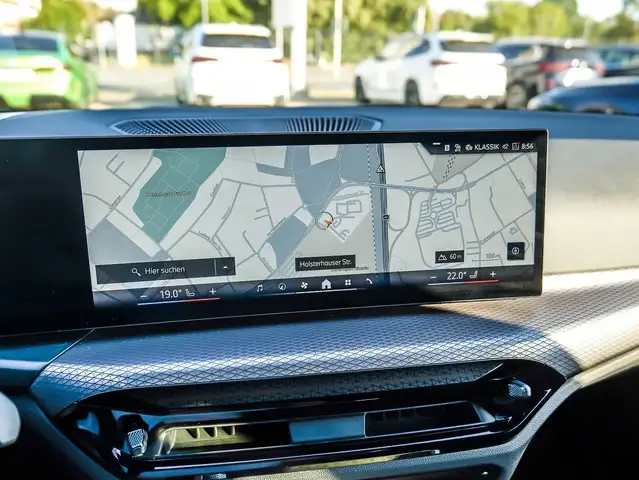 BMW 3 Series view 12