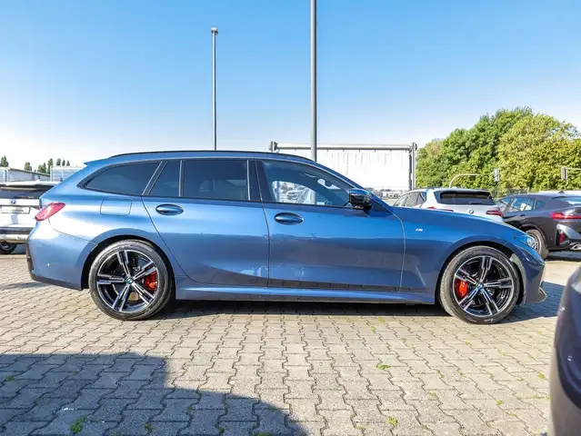 BMW 3 Series view 10