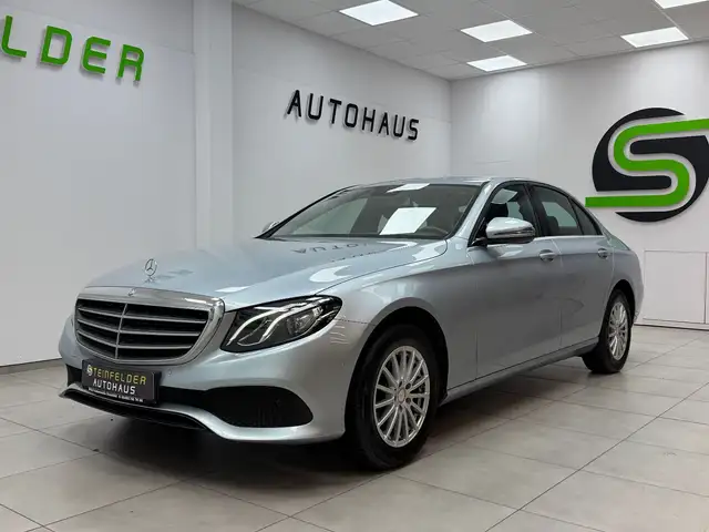 Mercedes-Benz E-Class view 3
