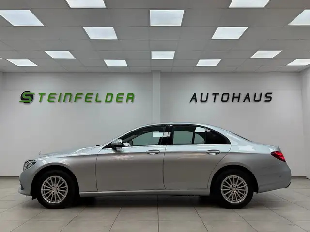 Mercedes-Benz E-Class view 4