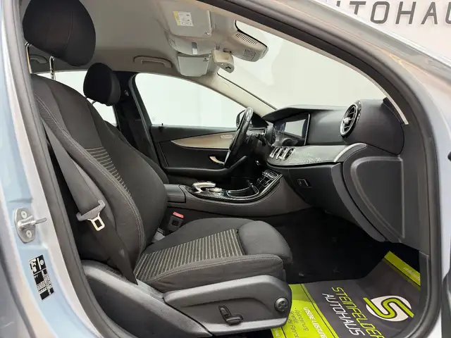 Mercedes-Benz E-Class view 12