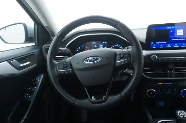 Ford Focus view 11
