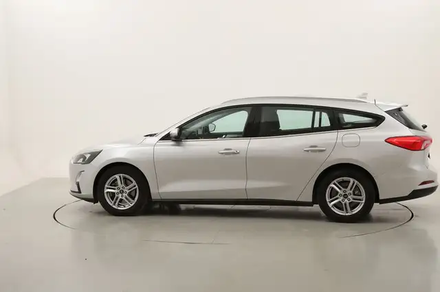 Ford Focus view 2